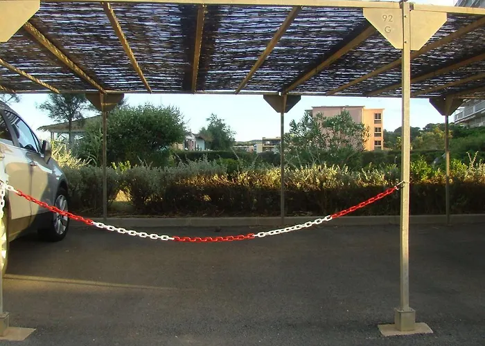 Vue Au Lavandou Avec Parking - Fr-1-308-64 Apartman