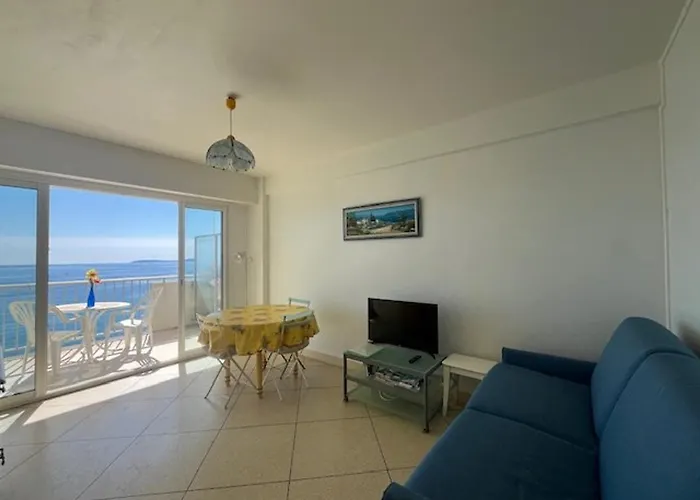 Vue Au Lavandou Avec Parking - Fr-1-308-64 Apartman *